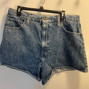 Levi’s High Waisted Mom Jean Short